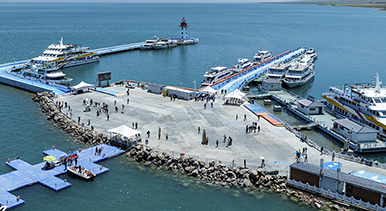 青海共和：青海湖美景引客来