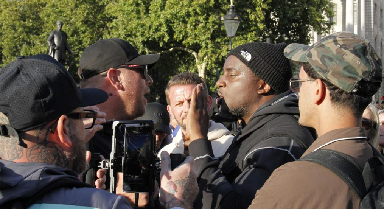 偷渡客的小船,英國政府的風浪