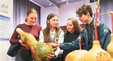 留學生沉浸式感受中國文化