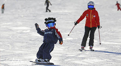 內蒙古扎蘭屯:樂享冰雪游