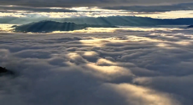 雲南梁河雲海演繹流動畫卷 宛若仙境