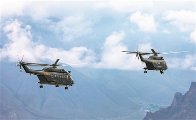 西藏軍區某旅組織飛行訓練