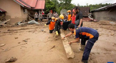 印尼洪灾遇难人数升至502人