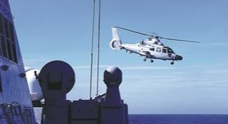 海军某部开展海上协同训练