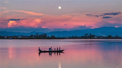 與其“看風景”，不如“住進風景裡”