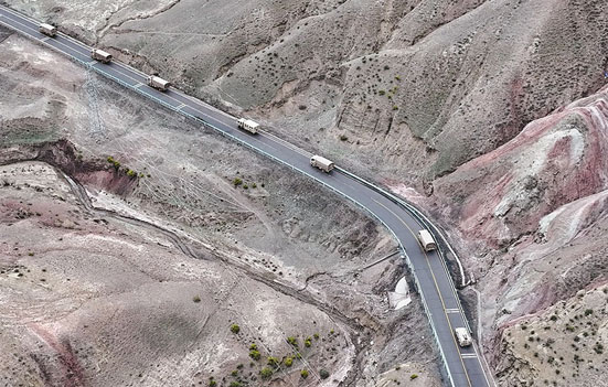 陸軍某團開展機動訓練