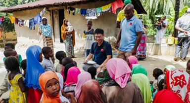 和中国专家一起在桑给巴尔“灭螺”