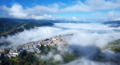 云南绿春：天青云白十分晴