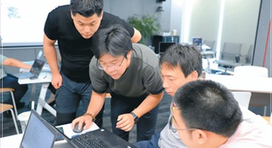 在“人机之间”探路