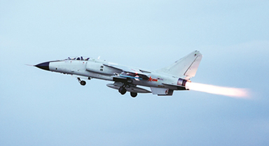 空军航空兵某旅组织飞行训练