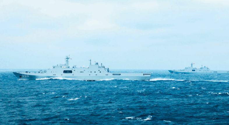 海军某支队组织海上训练