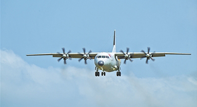 海军航空兵某团组织飞行训练