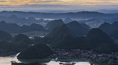 云南丘北：山水田园美景如画