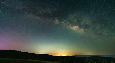 云南禄丰迎来九月英仙座ε流星雨